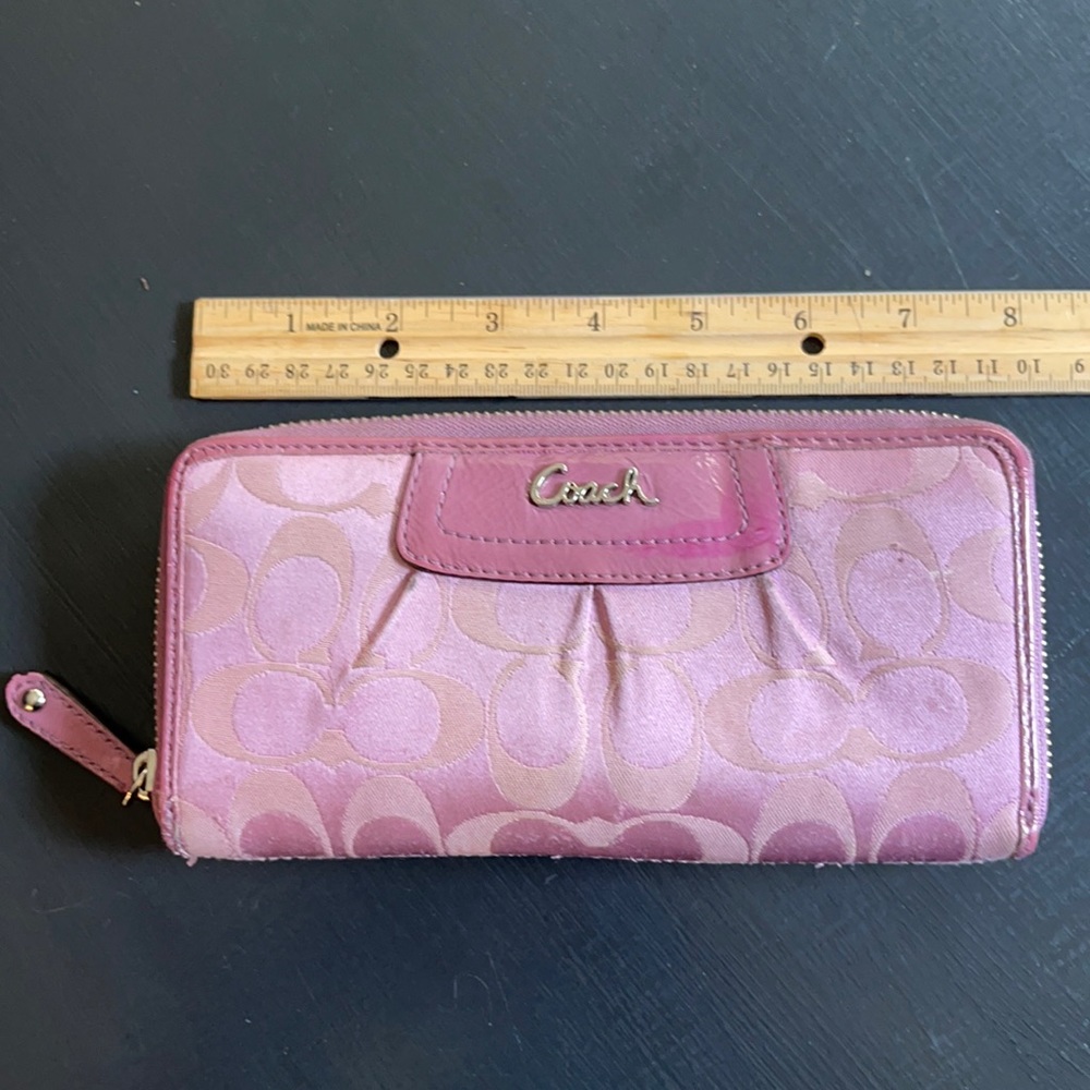 Coach lilac zippered accordion wallet 8x4